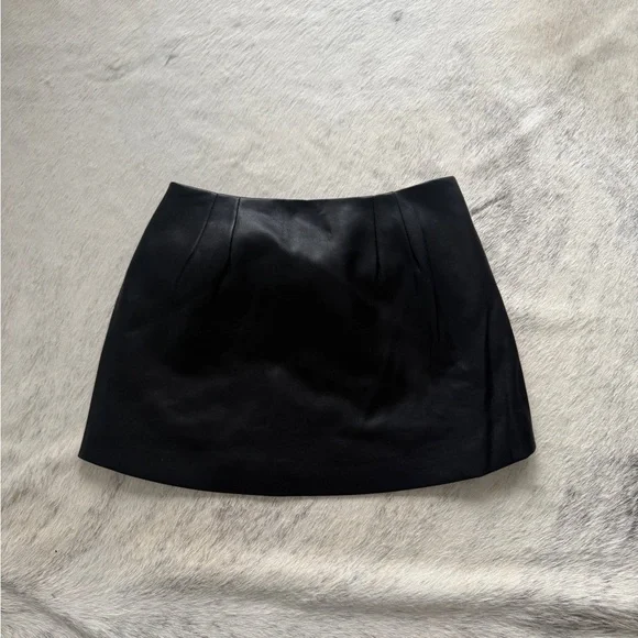 Black leather micro mini skirt - Picture 2 of 3